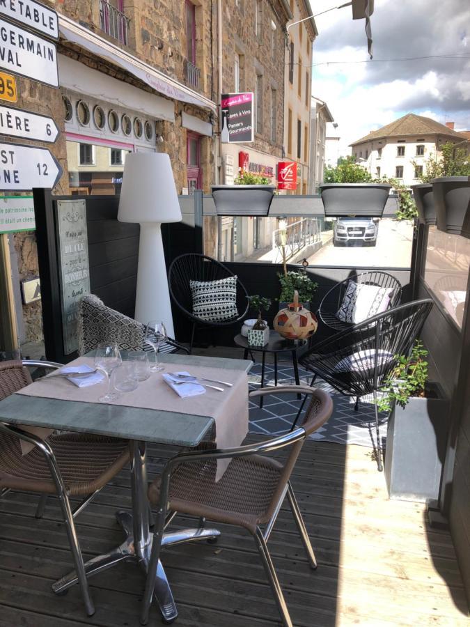 Hotel Restaurant De Londres Saint-Just-en-Chevalet Экстерьер фото